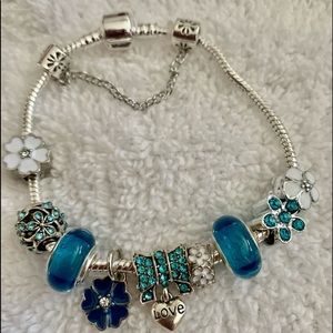 Beautiful sterling silver Swarovski beaded bracelet